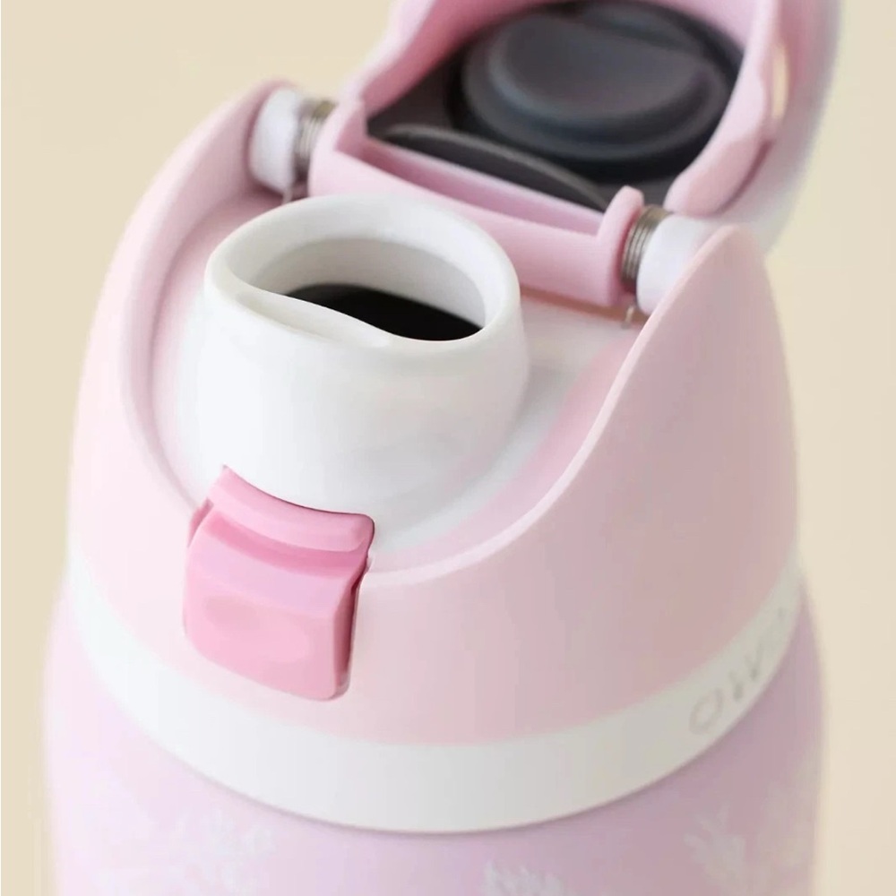 Owala UO Exclusive Ribbon Toile FreeSip 32 oz Water Bottle - Picture 3 of 3